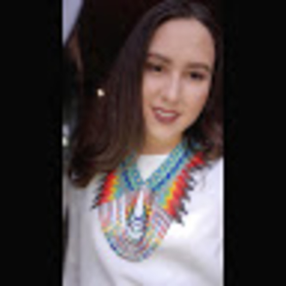 Meet your Posher, Laura - Picture 1 of 1